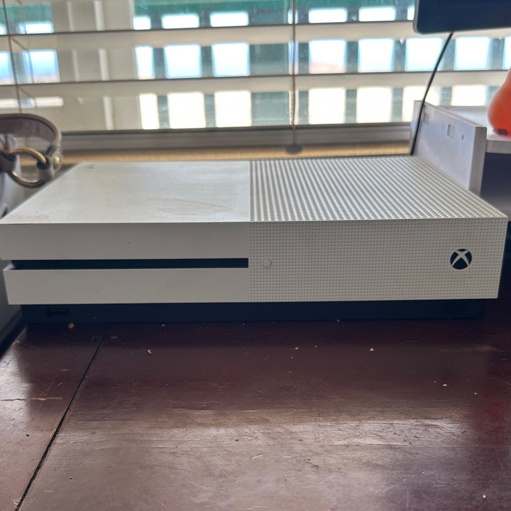 Xbox Gaming Console - Sleek White Design